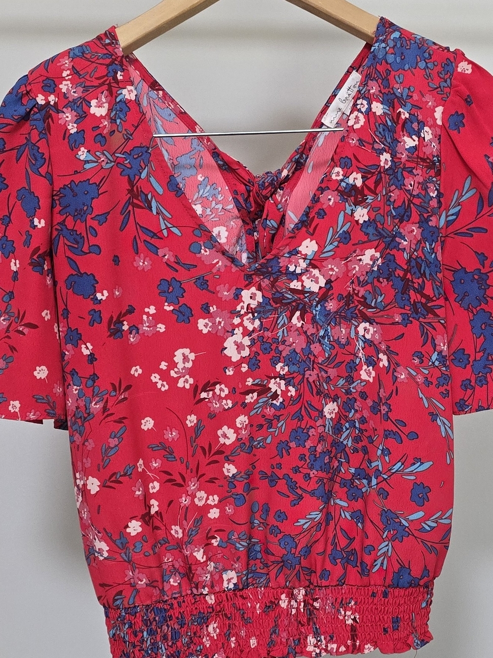 Nine Britton Red Floral V-Neck Short Sleeve Blouse